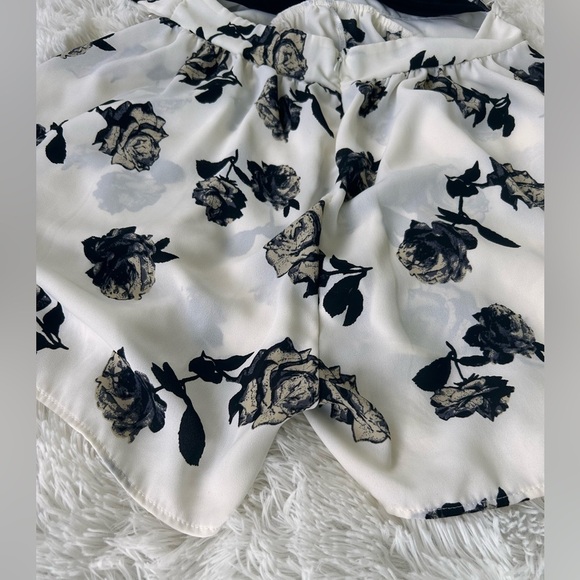 Trac floral black and white racerback romper size medium - Picture 13 of 16